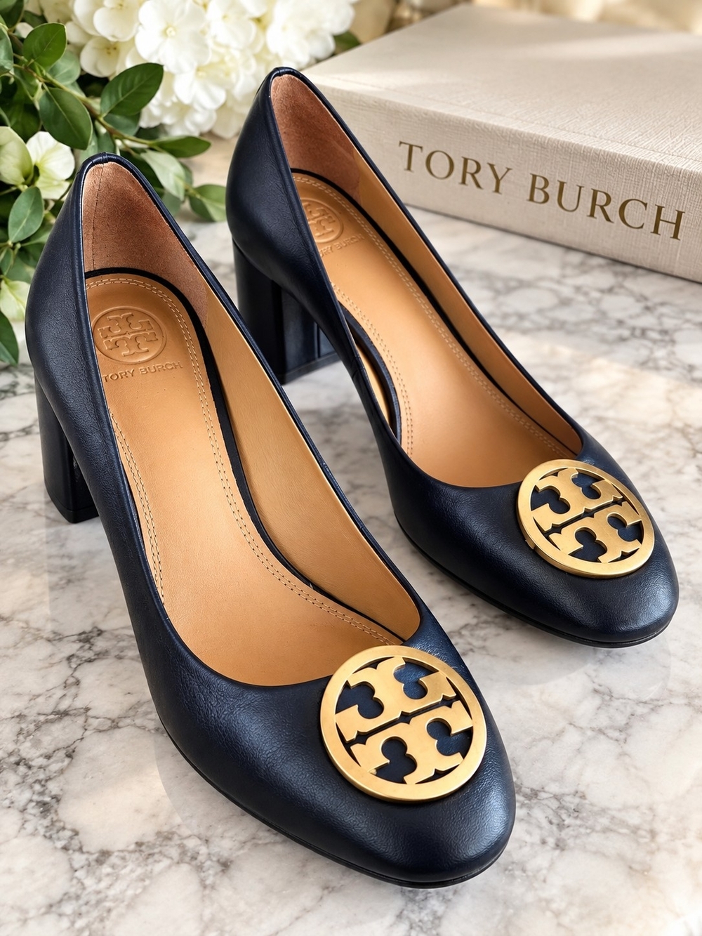 Tory Burch Benton Navy Leather Gold Logo Block Heel Pumps Size 8